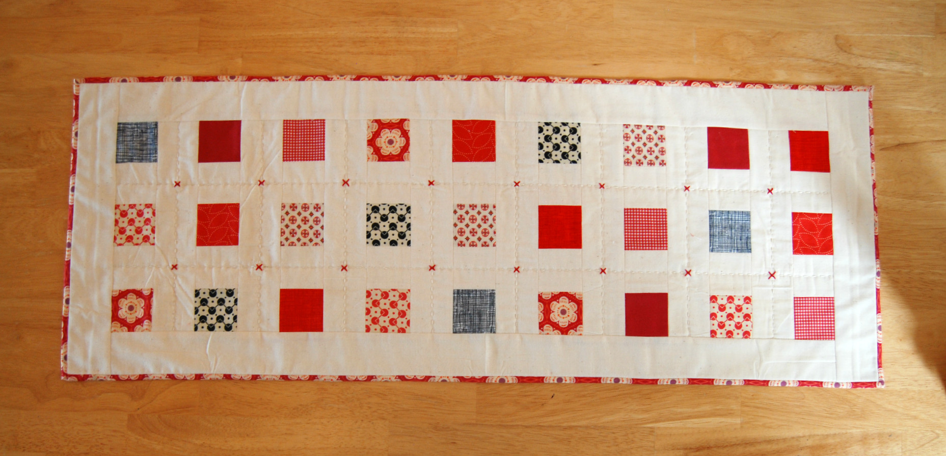 Free tutorial Christmas table runner DIY