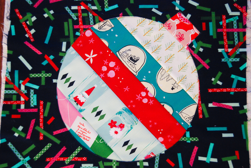 FREE scrap busting holiday pillow project