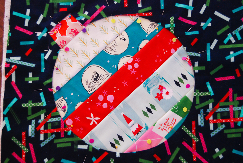 FREE scrap busting holiday pillow project