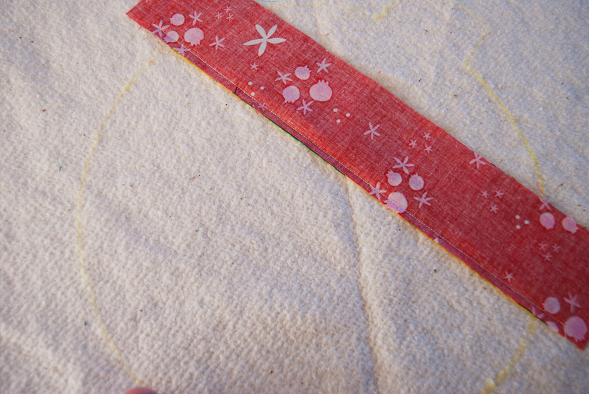 FREE scrap busting holiday pillow project