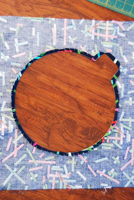 FREE scrap busting holiday pillow project