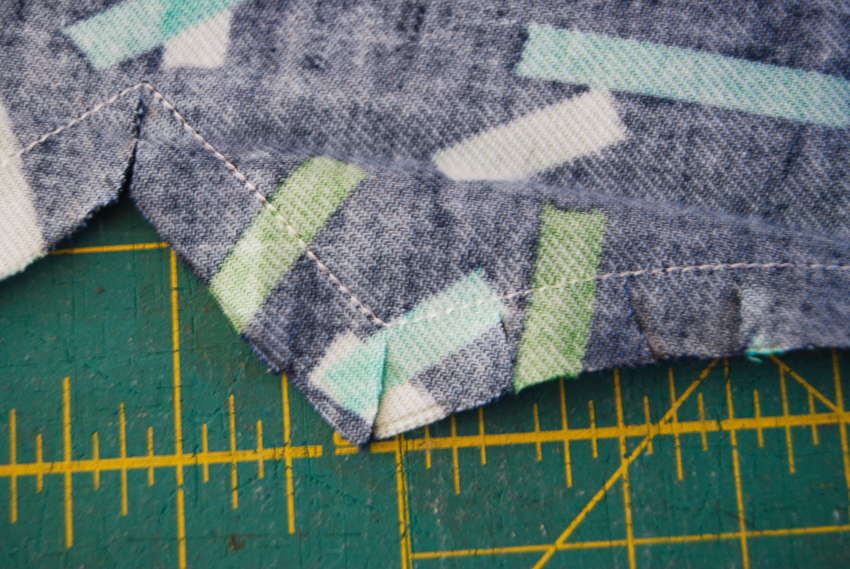 FREE scrap busting holiday pillow project