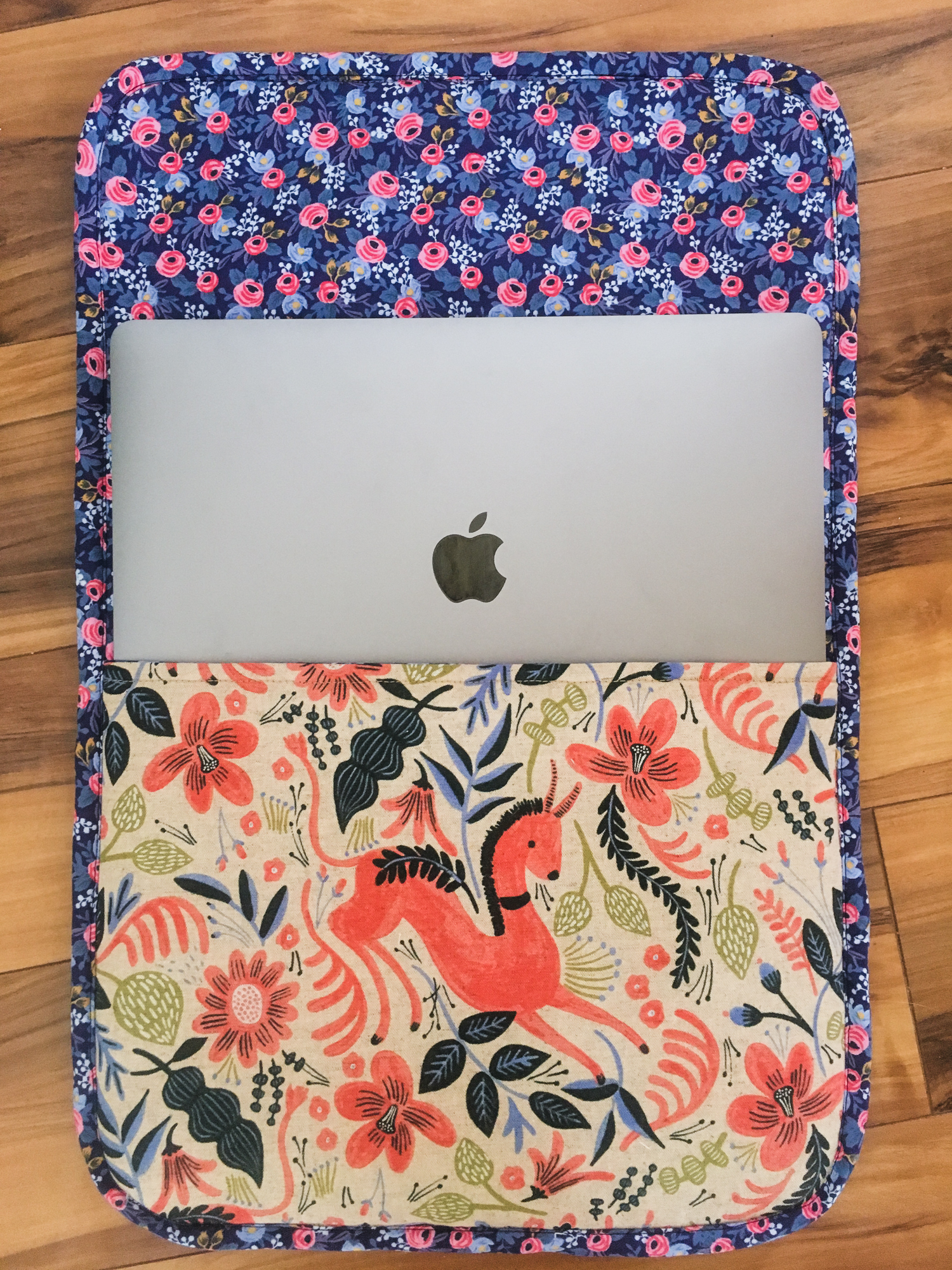 Free DIY custom laptop sleeve tutorial