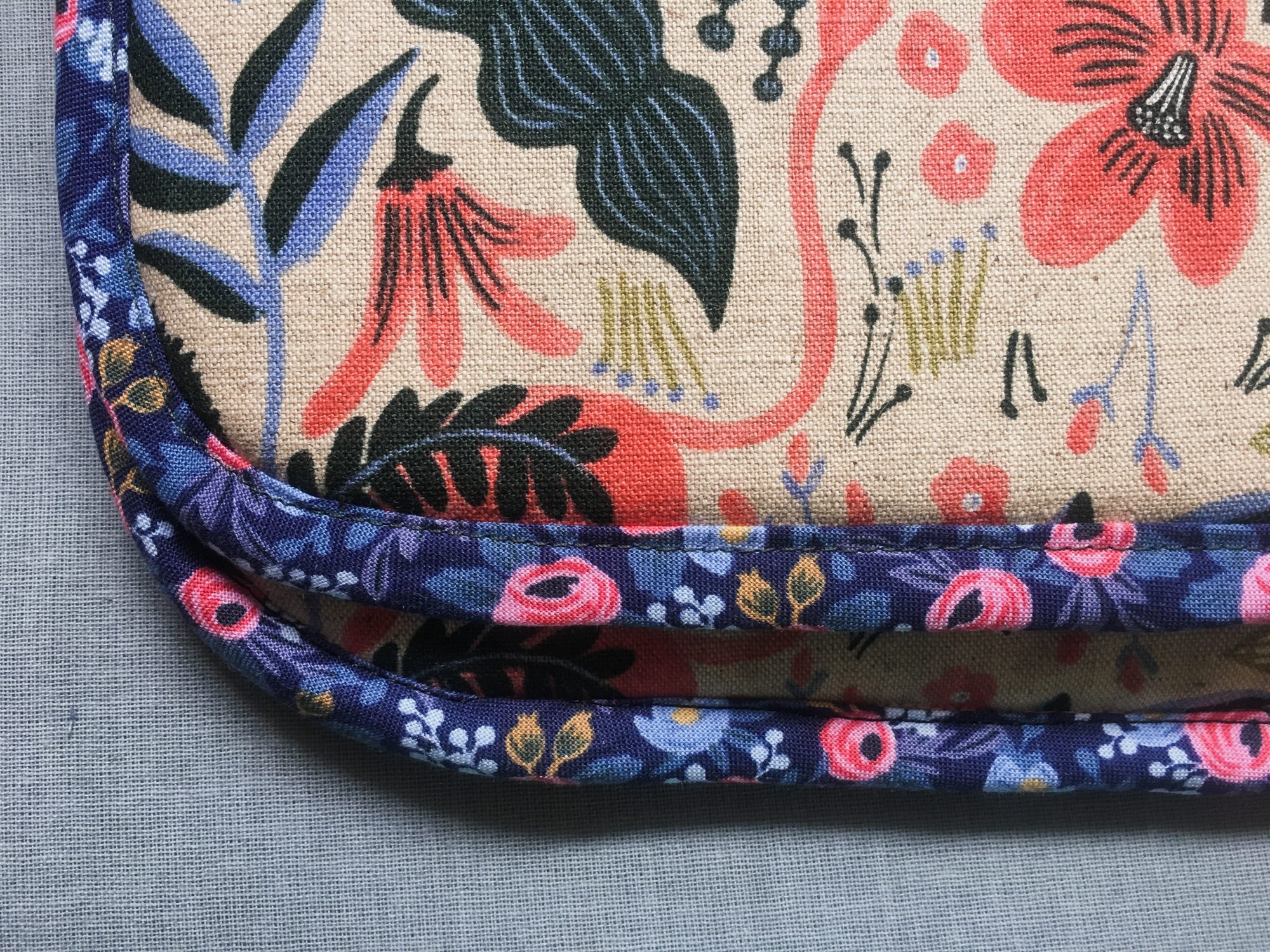 Free DIY custom laptop sleeve tutorial