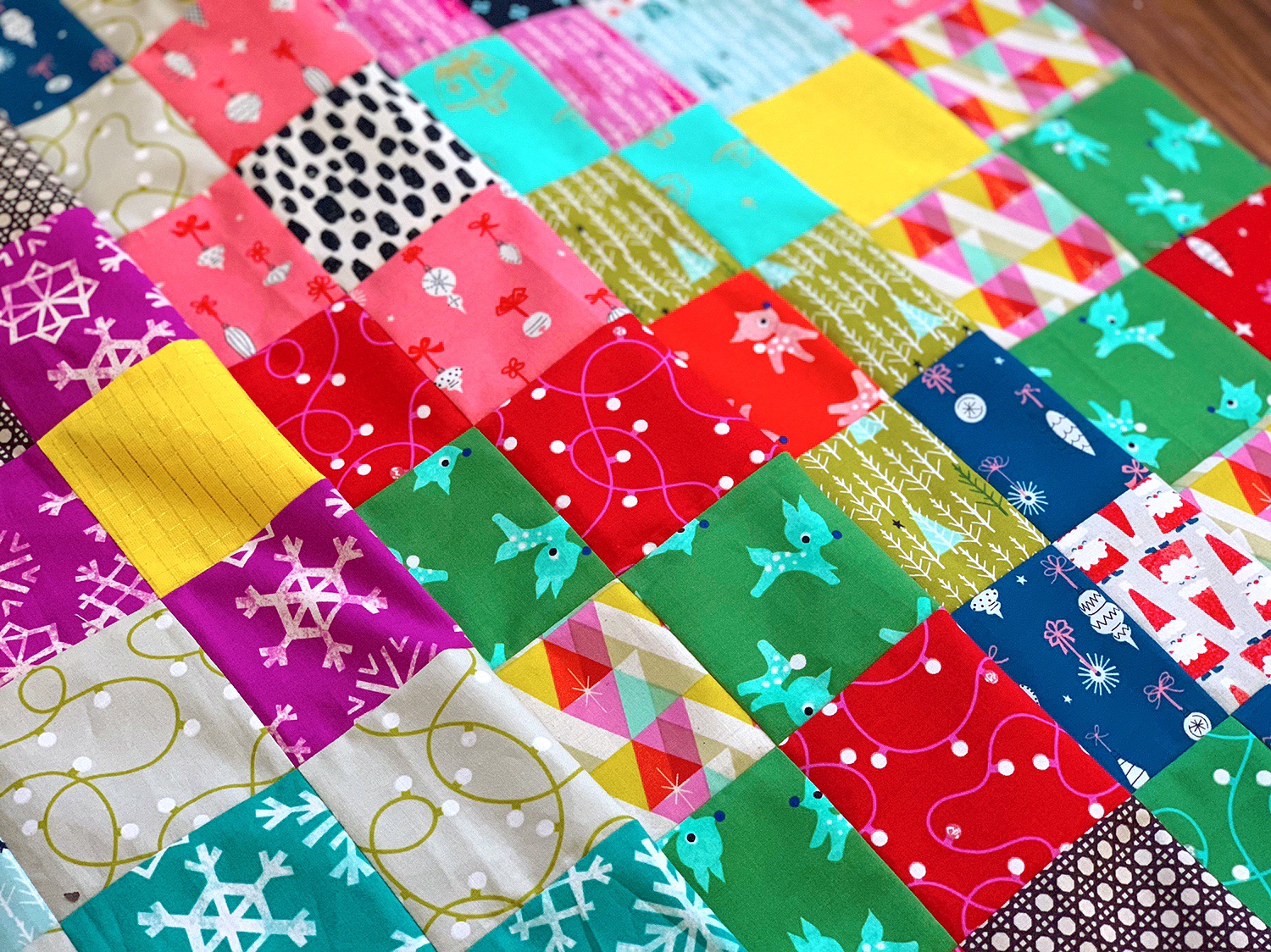 the modern meets vintage Christmas quilt