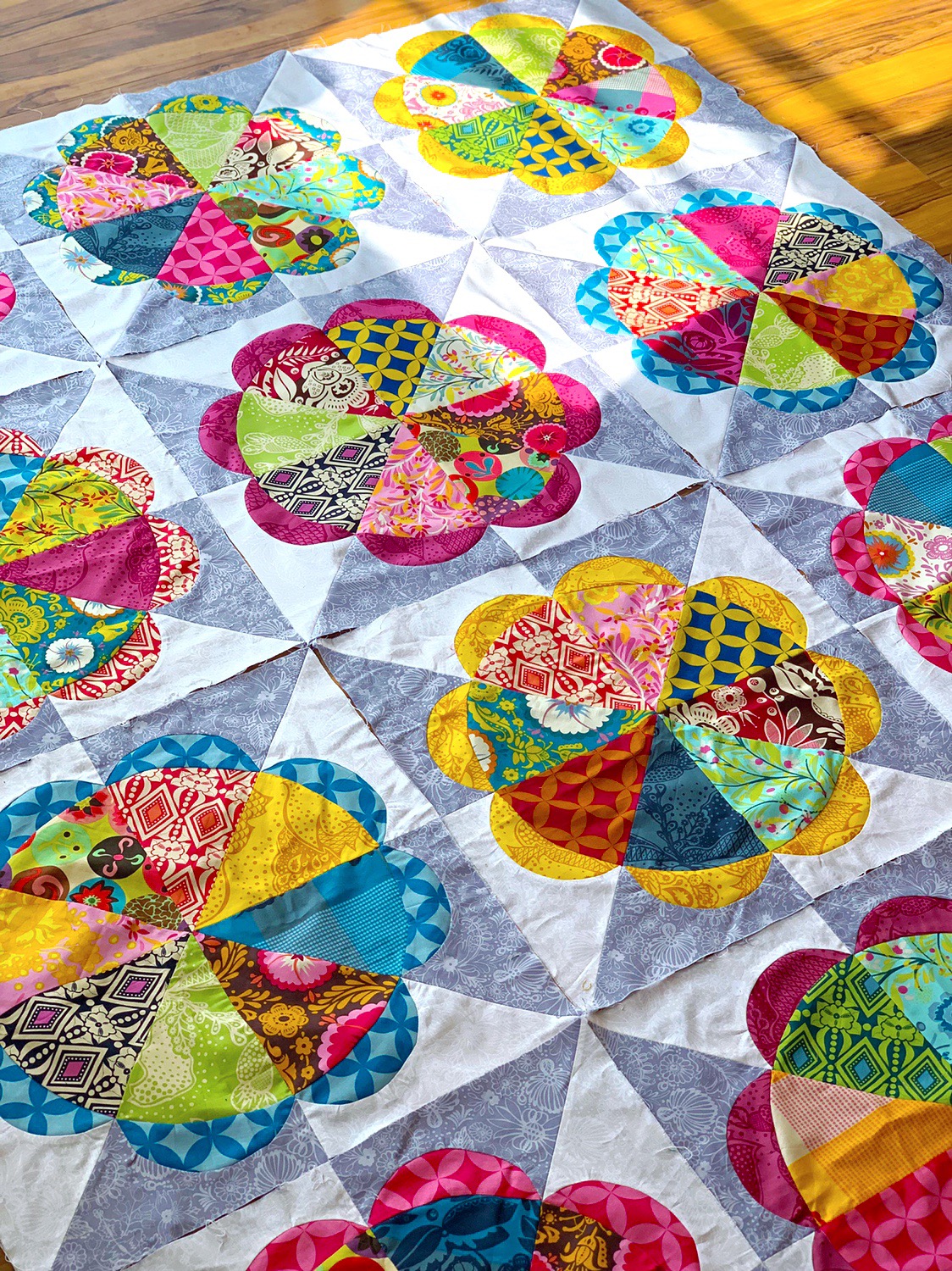 good folks gathering flowers quilt  Anna Maria Horner 