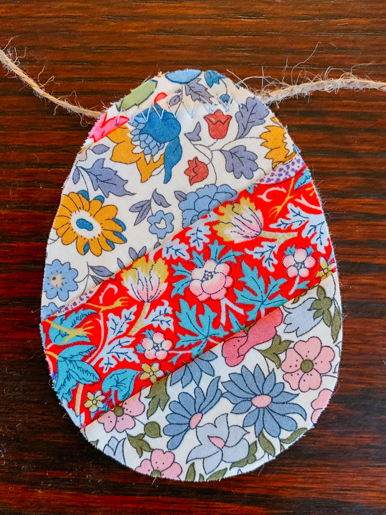 FREE DIY Easter egg garland tutorial