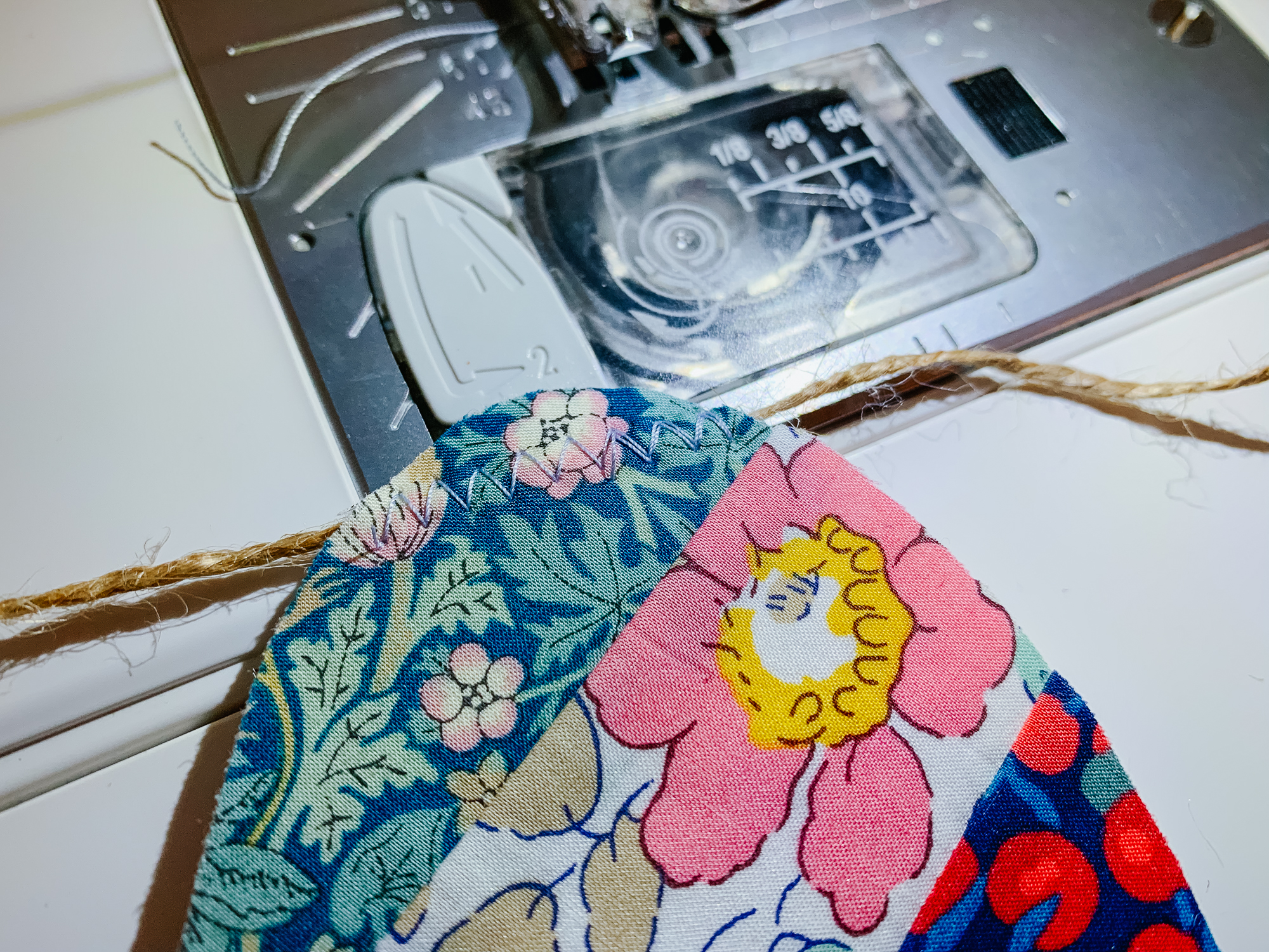 FREE DIY Easter egg garland tutorial