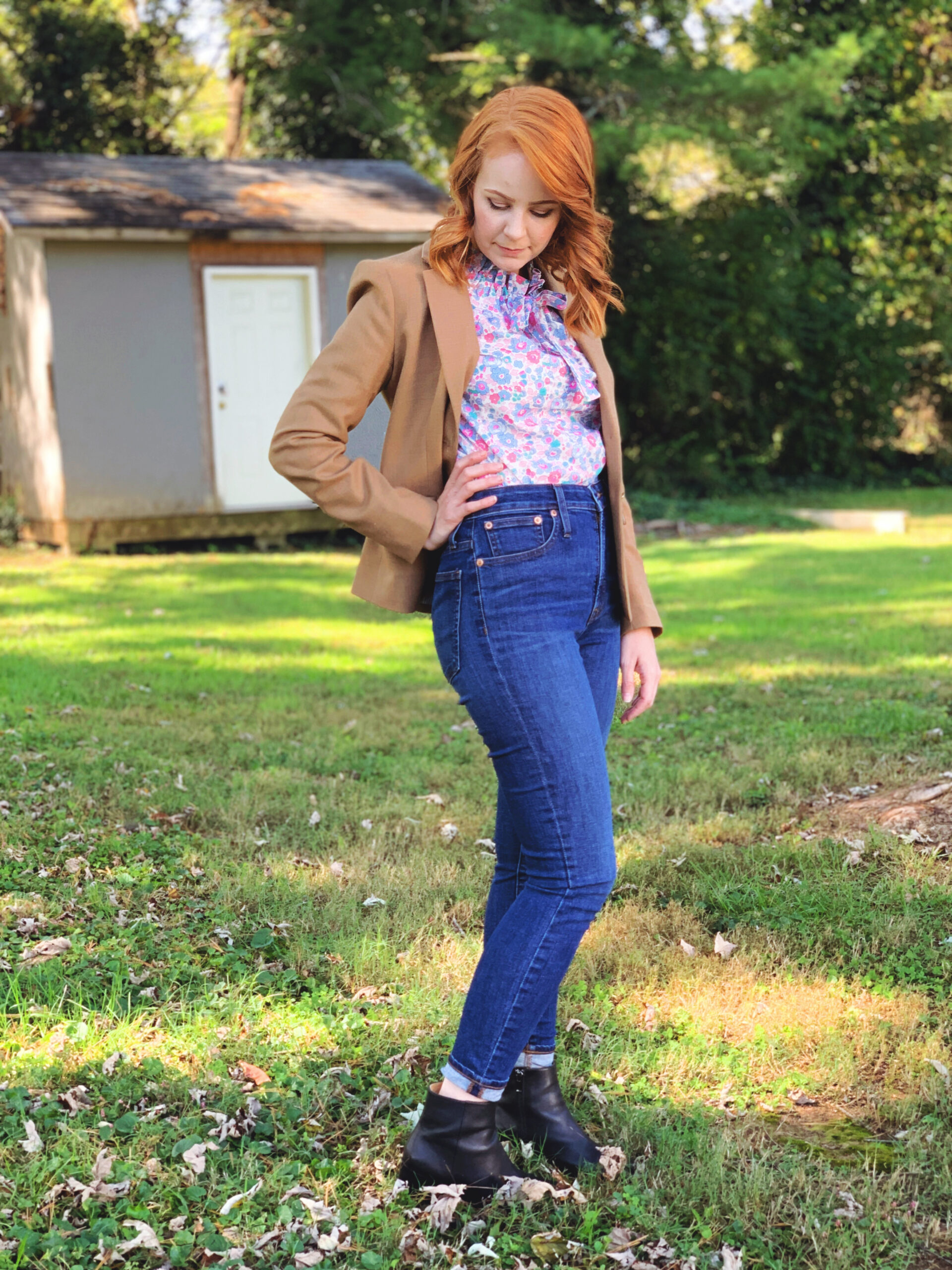 Betsy Neon Bloom Wilder Top and La Parisienne en ete
