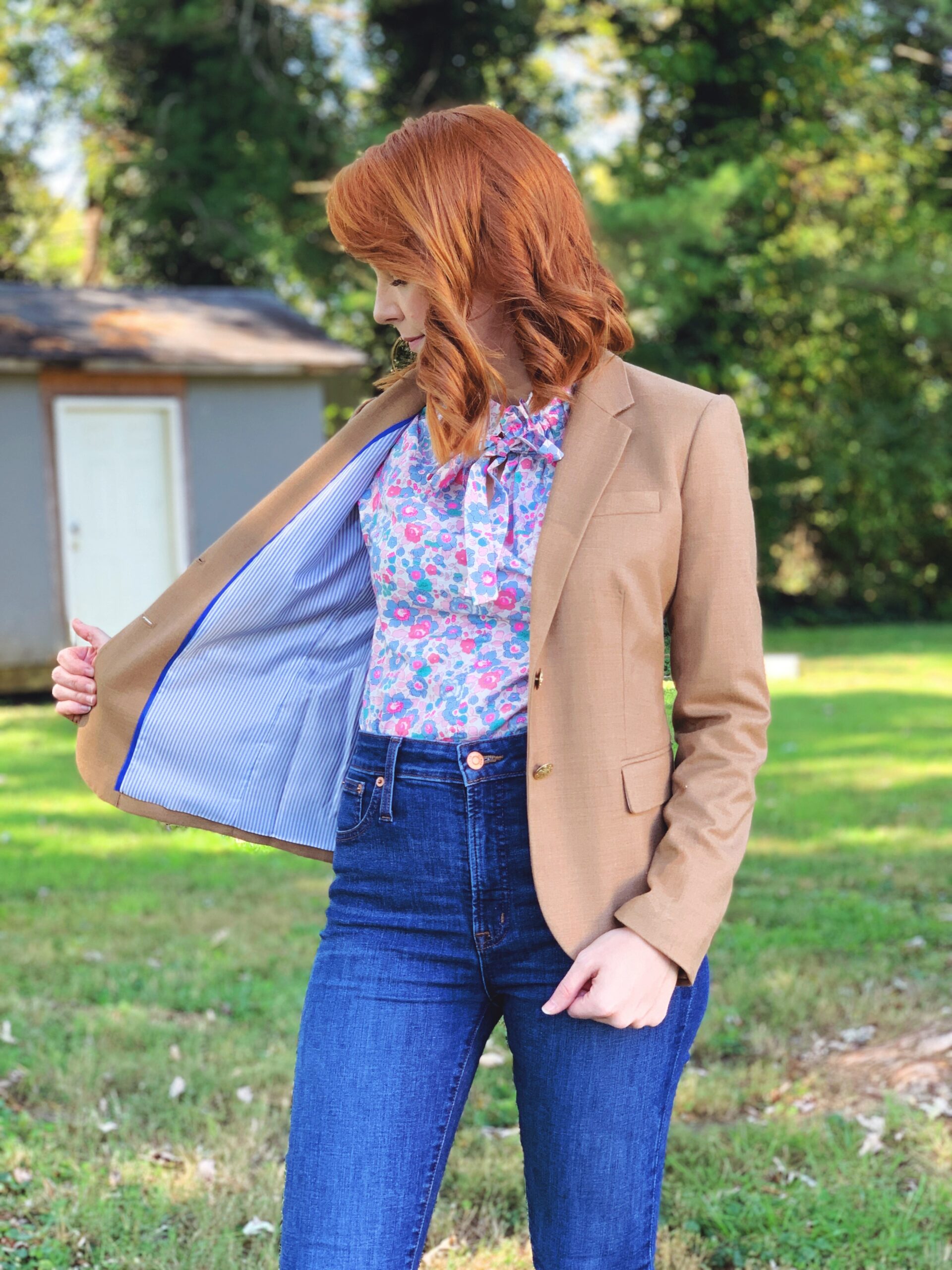 Betsy Neon Bloom Wilder Top and La Parisienne en ete