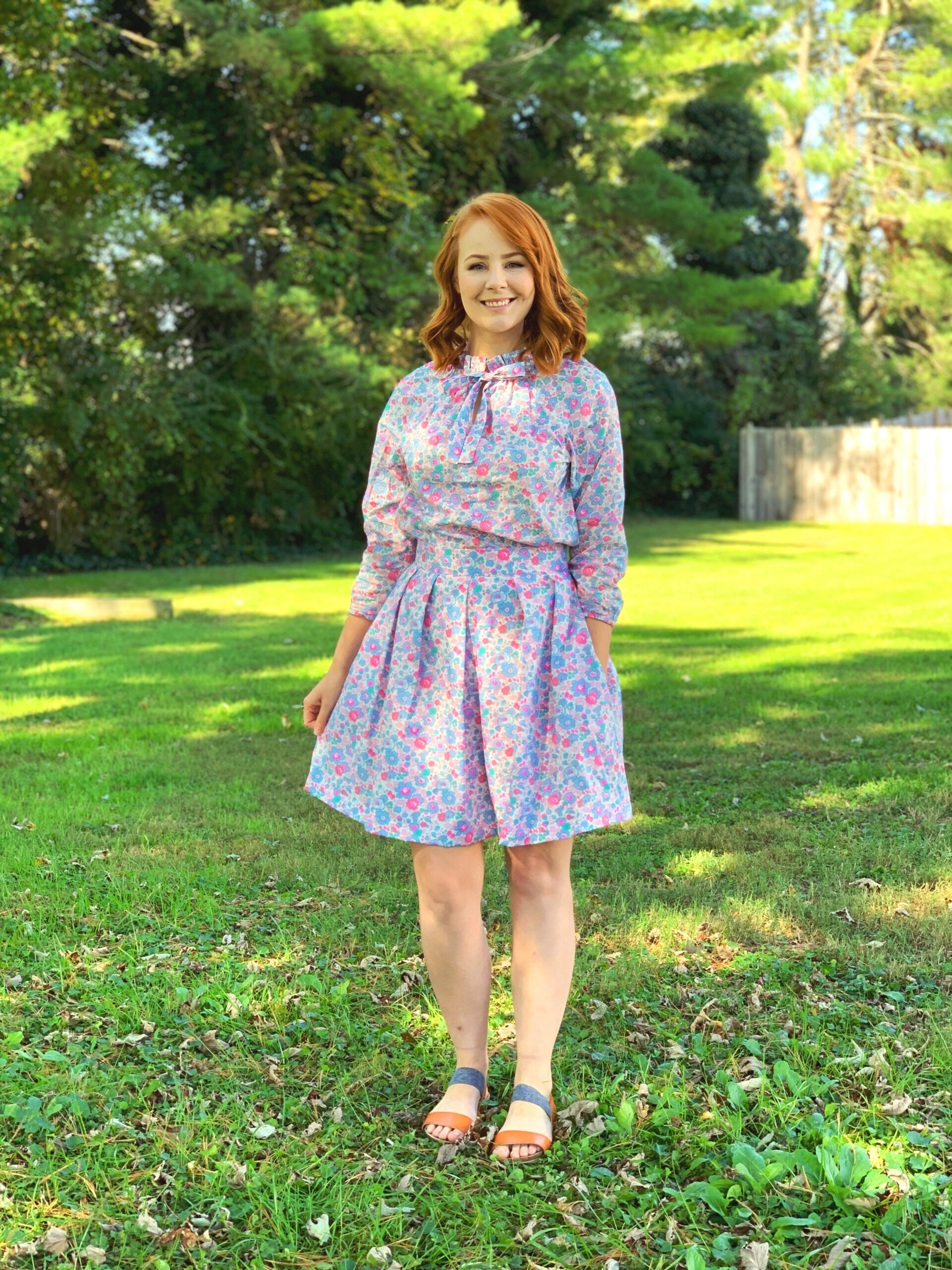 Betsy Neon Bloom Wilder Top and La Parisienne en ete