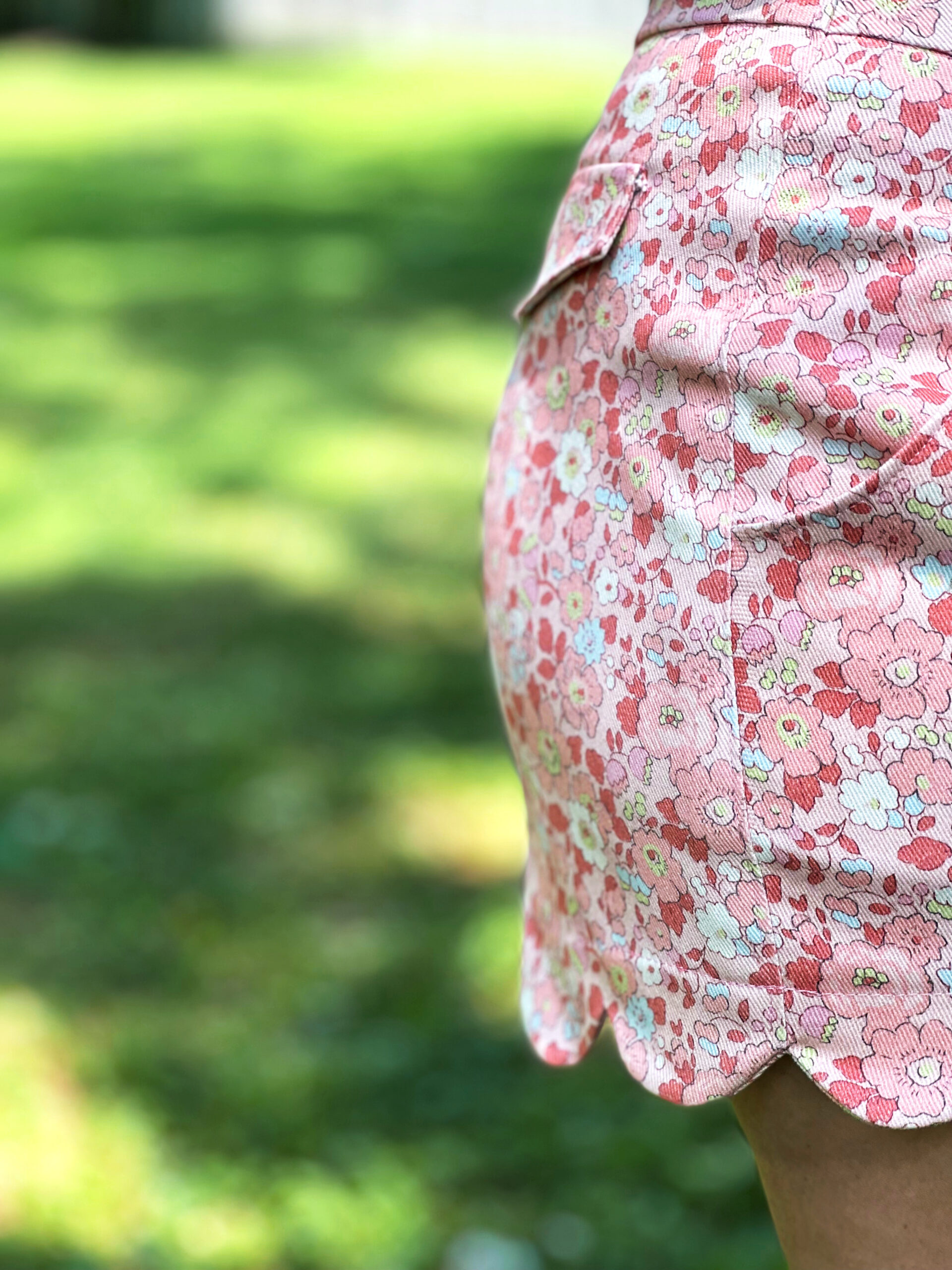 Deer and Doe Chataigne Shorts in Liberty denim