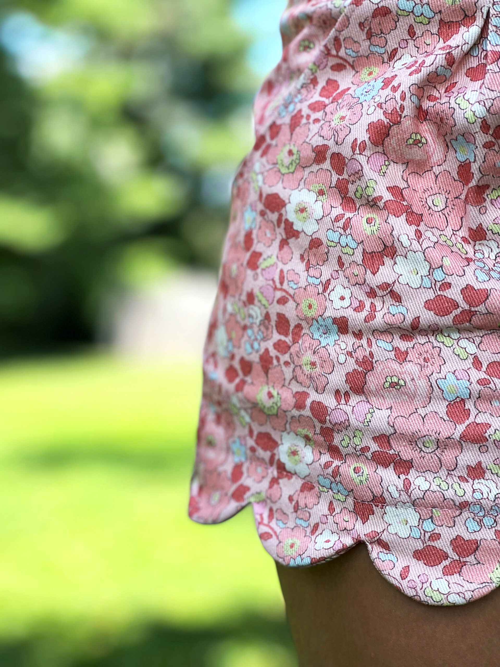 Deer and Doe Chataigne Shorts in Liberty denim