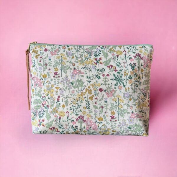 medium bag in liberty field flowers